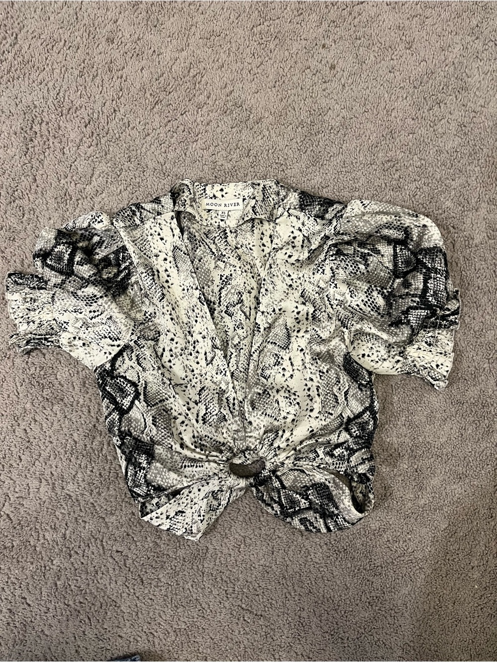 Moon River Black & White Snakeskin Tie-Front cropped Blouse